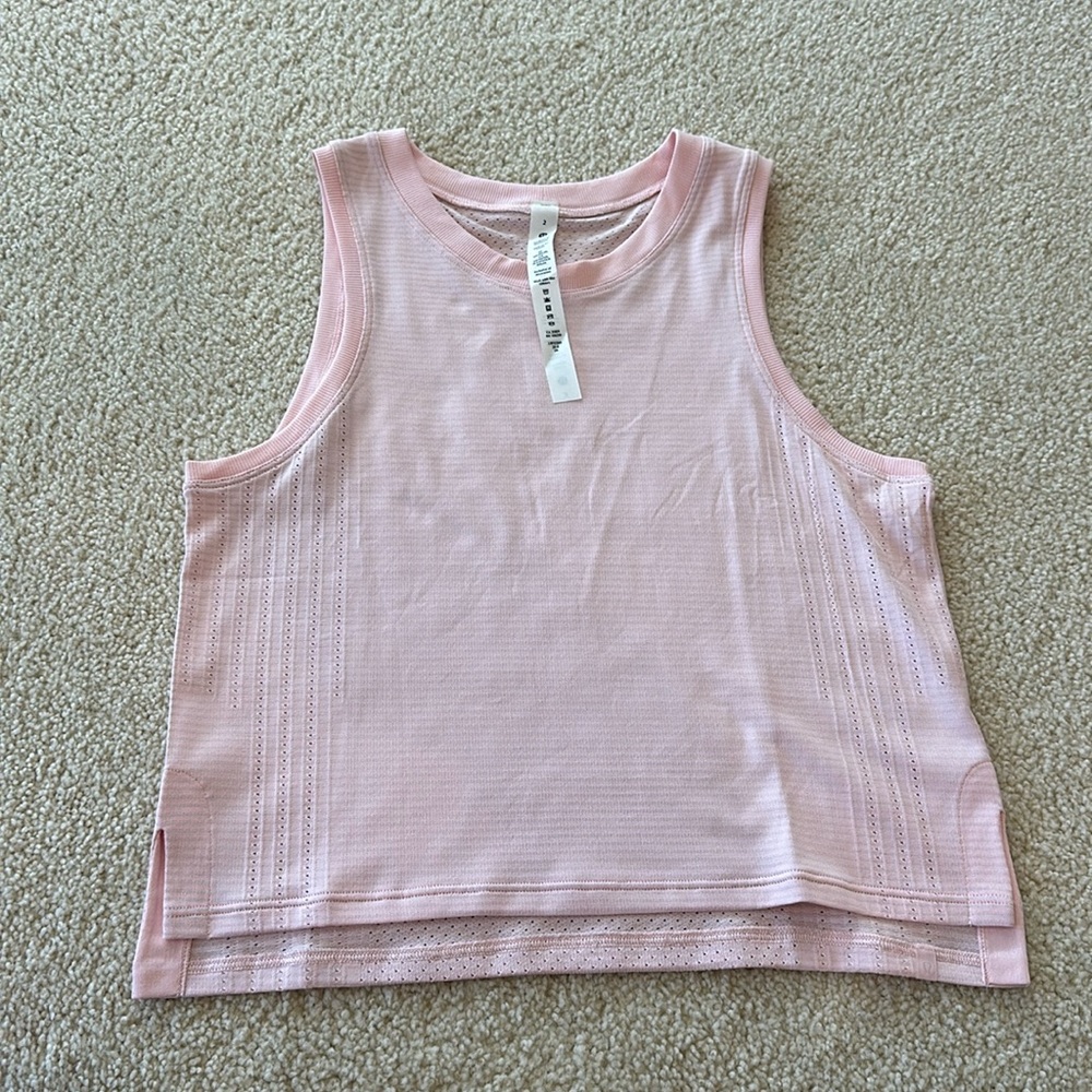Lululemon train to be tank